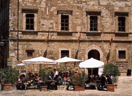 restaurants in tuscany italy - Cafe, San Gimignano, Toscane, Italie Photographie de stock - Rights-Managed, Code: 851-02960874