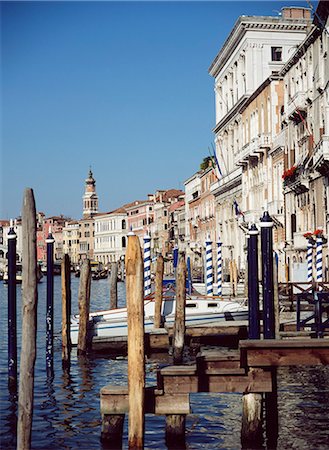 simsearch:851-02959692,k - Wooden jetty at canal,Venice,Italy Foto de stock - Con derechos protegidos, Código: 851-02960899
