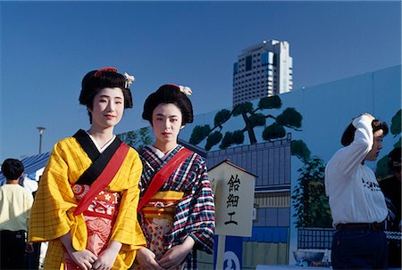 simsearch:851-02960986,k - Traditional clad women,Hiroshima,Japan Stock Photo - Rights-Managed, Code: 851-02960998