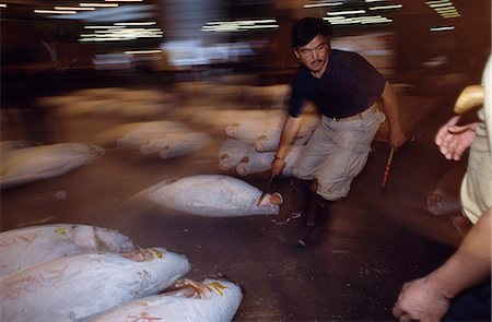 simsearch:851-02961173,k - Moving frozen Tuna fish after auction,Tokyo,Japan Stock Photo - Rights-Managed, Code: 851-02961173