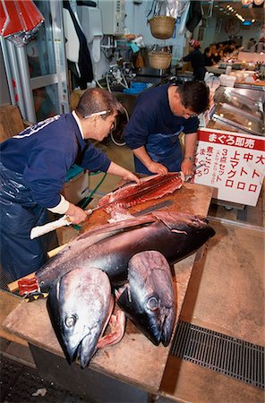 simsearch:851-02961173,k - Cutting up tuna at a sushi restaurant,Tokyo,Japan Stock Photo - Rights-Managed, Code: 851-02961207