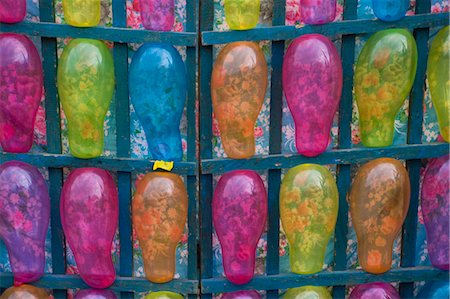 Balloon targets at a stall at Hmong new year festival,Phonsavan,Laos Stock Photo - Rights-Managed, Code: 851-02961349