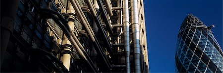 simsearch:851-02961412,k - Looking past The Lloyds Building towards Norman Fosters 'gherkin' or Swiss Re building,London,UK. Foto de stock - Con derechos protegidos, Código: 851-02961443