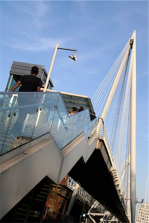 Hungerford Bridge, London, England, UK Stockbilder - Lizenzpflichtiges, Bildnummer: 851-02961556