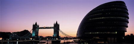 simsearch:851-02961412,k - Looking down the Thames before dawn towards Tower Bridge and the Greater London Assembly Office,London,UK. Foto de stock - Con derechos protegidos, Código: 851-02961611