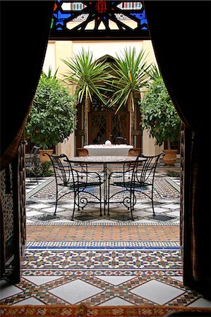 simsearch:851-02962587,k - Innenhof im Riad Al Moussika, Marrakesch, Marokko Stockbilder - Lizenzpflichtiges, Bildnummer: 851-02962200