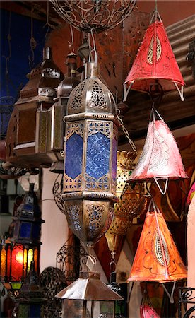 souk - Ornate Moroccan lanterns for sale in Souk,Marrakech (Marrakesh),Marocco Foto de stock - Con derechos protegidos, Código: 851-02962212