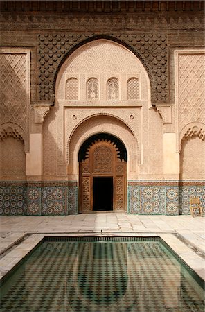 Ben Youssef Medersa courtyard with pond,Marrakech (Marrakesh),Morocco Foto de stock - Con derechos protegidos, Código: 851-02962226