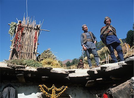 simsearch:851-02964404,k - Chetri men standing on roof top,Masagoan village,Dolpa Region,Nepal Foto de stock - Con derechos protegidos, Código: 851-02962326