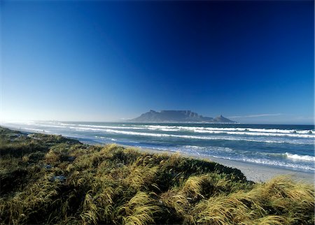 Surplombant à Cape Town et de la montagne de la Table à l'aube, vu de la plage Blouberg, Afrique du Sud. Photographie de stock - Rights-Managed, Code: 851-02962552