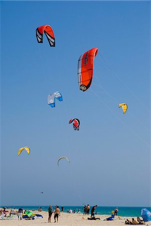 Gens sur la plage de Tarifa, Costa De La Luz, Andalousie, Espagne Photographie de stock - Rights-Managed, Code: 851-02962890