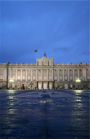 simsearch:851-02963141,k - Palacio Real (Royal Palace) at dusk,Madrid,Spain Stock Photo - Rights-Managed, Code: 851-02963216