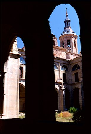 simsearch:851-02963141,k - Courtyard of an old church,Spain Stock Photo - Rights-Managed, Code: 851-02963221