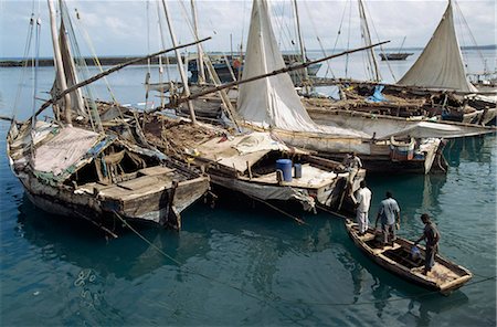 simsearch:851-02960267,k - Dhows used for fishing & transport,Harbour in Stone Town,Zanzibar,Tanzania Foto de stock - Con derechos protegidos, Código: 851-02963336