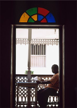simsearch:851-02961268,k - Man reading newspaper,Stone Town,Zanzibar,Tanzania Stock Photo - Rights-Managed, Code: 851-02963347