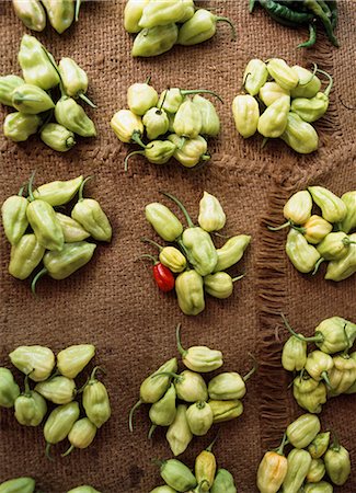 simsearch:851-02963345,k - Piments en vente au marché aux légumes, Stone Town, Zanzibar, Tanzanie Photographie de stock - Rights-Managed, Code: 851-02963343