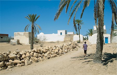 dirt road to farmhouse - Menzel (old farmhouse),Djerba,Tunisia Stock Photo - Rights-Managed, Code: 851-02963577