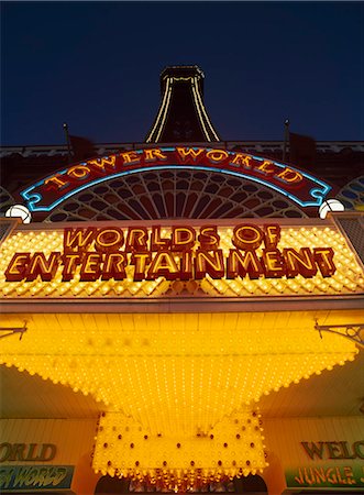 simsearch:851-02963794,k - World Tour. Mondes du divertissement, Blackpool, Angleterre Photographie de stock - Rights-Managed, Code: 851-02963666