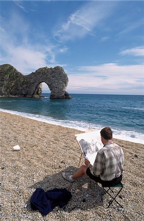 durdle door - Homme s'inspirant de la plage, Durdle Door, Dorset, Angleterre, RU Photographie de stock - Rights-Managed, Code: 851-02963755