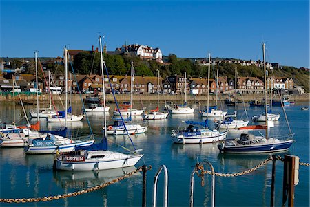 simsearch:851-02963742,k - Bateaux dans le port de Folkstone, Kent, Angleterre Photographie de stock - Rights-Managed, Code: 851-02963861