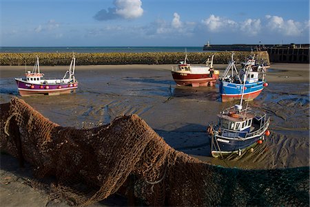 Boats in Folkstone harbour,Kent,England Foto de stock - Con derechos protegidos, Código: 851-02963862