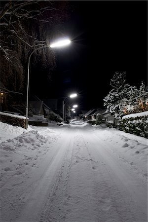 street lamp night - Snow on street Stock Photo - Rights-Managed, Code: 853-05523665