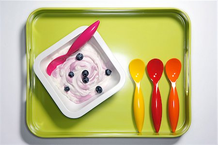 simsearch:853-06120498,k - Blueberry curd with plastic spoons on tray Stock Photo - Rights-Managed, Code: 853-06120486