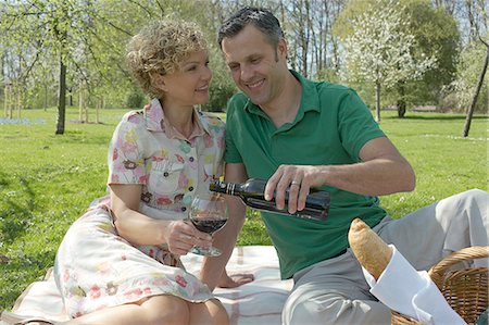 Mature couple having a picnic Stock Photo - Rights-Managed, Code: 853-06441307