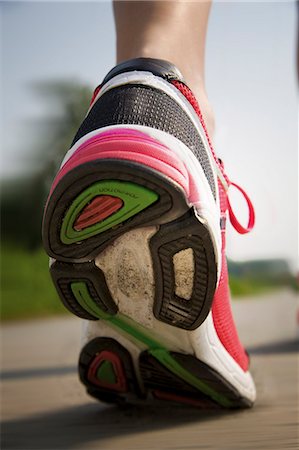 footwear - Trainers, close-up Foto de stock - Con derechos protegidos, Código: 853-06441488