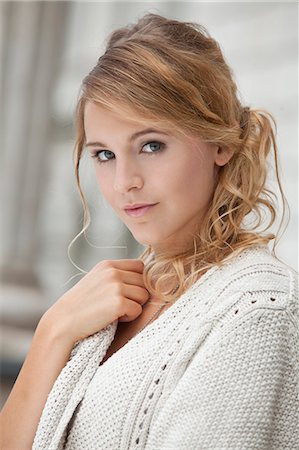 Junge, blonde Frau, portrait Stockbilder - Lizenzpflichtiges, Bildnummer: 853-06442098