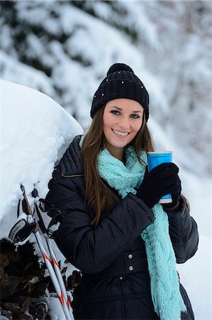 Young woman in snow, Upper Palatinate, Germany, Europe Photographie de stock - Rights-Managed, Code: 853-06623195