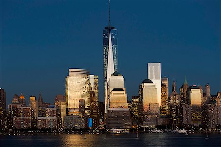 simsearch:853-07451067,k - Skyline of Manhattan mit One World Trade Center, New York, USA Stock Photo - Rights-Managed, Code: 853-07451058