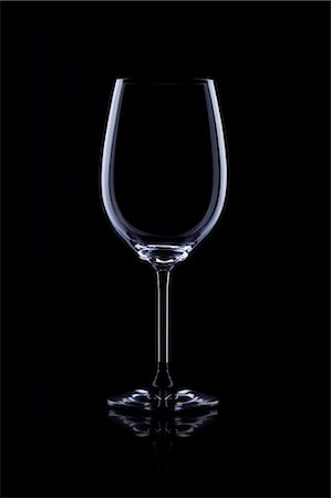 a glass of wine, dark background Stock Photo - Rights-Managed, Code: 853-02914092