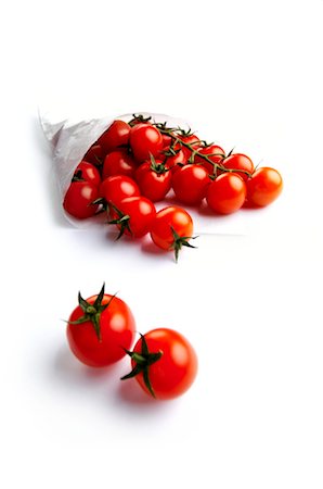 Tomatoes in a paper bag Stock Photo - Rights-Managed, Code: 853-02914145