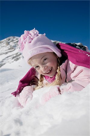 child playing in snow Stock Photo - Rights-Managed, Code: 853-02914370