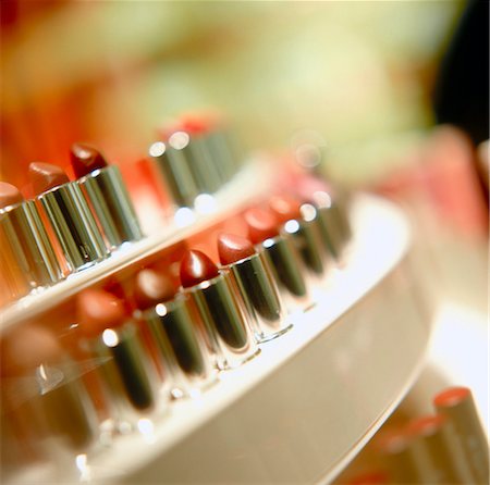 row of lipsticks, close-up Foto de stock - Con derechos protegidos, Código: 853-02914697