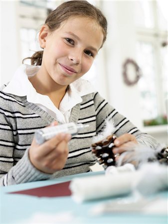 simsearch:853-02913811,k - Girl doing crafts Stock Photo - Rights-Managed, Code: 853-02913818