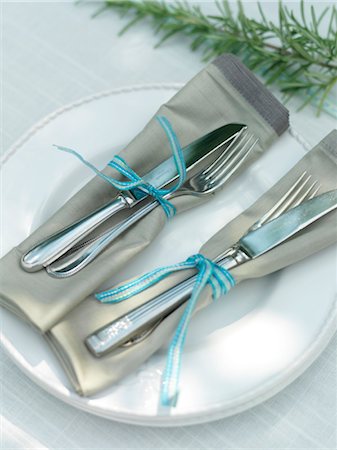 simsearch:853-03458944,k - Place setting, close-up Foto de stock - Direito Controlado, Número: 853-02913876