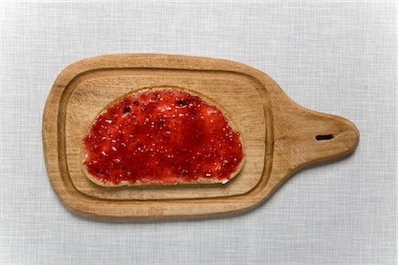 spread bread - Fly on slice of bread with jam Stock Photo - Rights-Managed, Code: 853-03616790