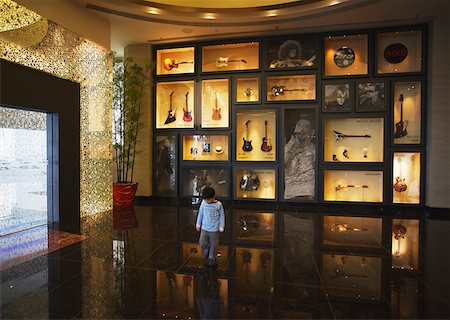 souvenir (objet) - Lobby du Hard Rock Hotel, City of Dreams, bande de Cotai, Macao, Chine Photographie de stock - Rights-Managed, Code: 862-05997222