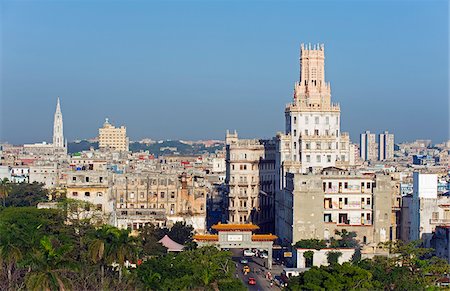 The Caribbean, West Indies, Cuba, Central Havana, Cuban Telecommunications Building and city view Foto de stock - Con derechos protegidos, Código: 862-05997382