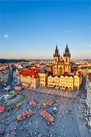 prague square - Europe, République tchèque, région de Bohême centrale, Prague. Prague vieille ville, église de Tyn Photographie de stock - Rights-Managed, Code: 862-05997439