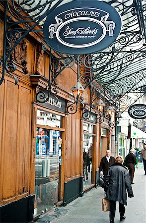 Chocolate shop in the center of Annecy, Haute Savoie, France Foto de stock - Con derechos protegidos, Código: 862-05997676