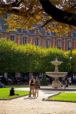 Place des Vosges, c'est une des places plus anciennes de Paris, Le Marais, Ile de France, Paris, France Photographie de stock - Rights-Managed, Code: 862-05997723