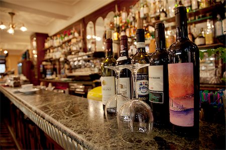 Italy, Tuscany, Lucca. A typical bar serving all types of local delicacies Foto de stock - Con derechos protegidos, Código: 862-05997912