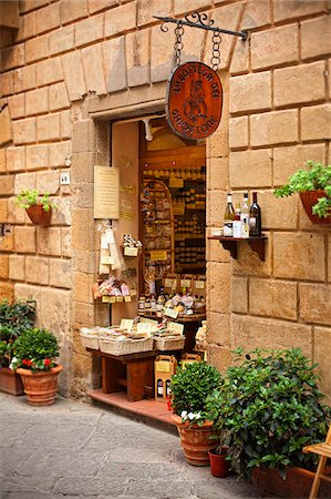 pienza - Italie, Toscane, Sienne district, vallée de l'Orcia, boutique à Pienza. Photographie de stock - Rights-Managed, Code: 862-05998072