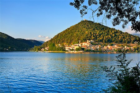 Italy, Umbria, Terni district, piediluco lake. Foto de stock - Con derechos protegidos, Código: 862-05998084