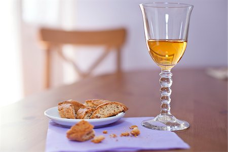 Italy, Umbria, Tozzetti (hazelnut cookies) and Vin Santo (sweet wine) Stock Photo - Rights-Managed, Code: 862-05998097