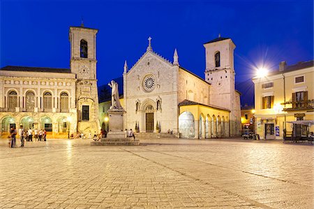 simsearch:862-05997961,k - Italy, Umbria, Perugia district, Monti Sibillini National Park, Norcia, Piazza San Benedetto Stock Photo - Rights-Managed, Code: 862-05998193