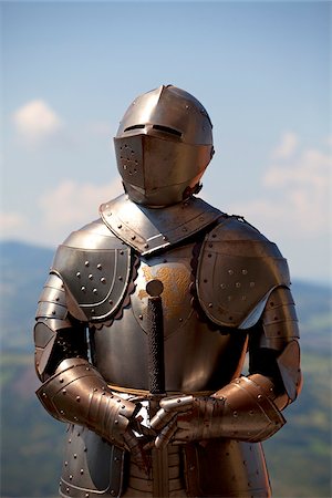 Europe, Saint-Marin. Armure de chevalier métalliques exposées Photographie de stock - Rights-Managed, Code: 862-05998231